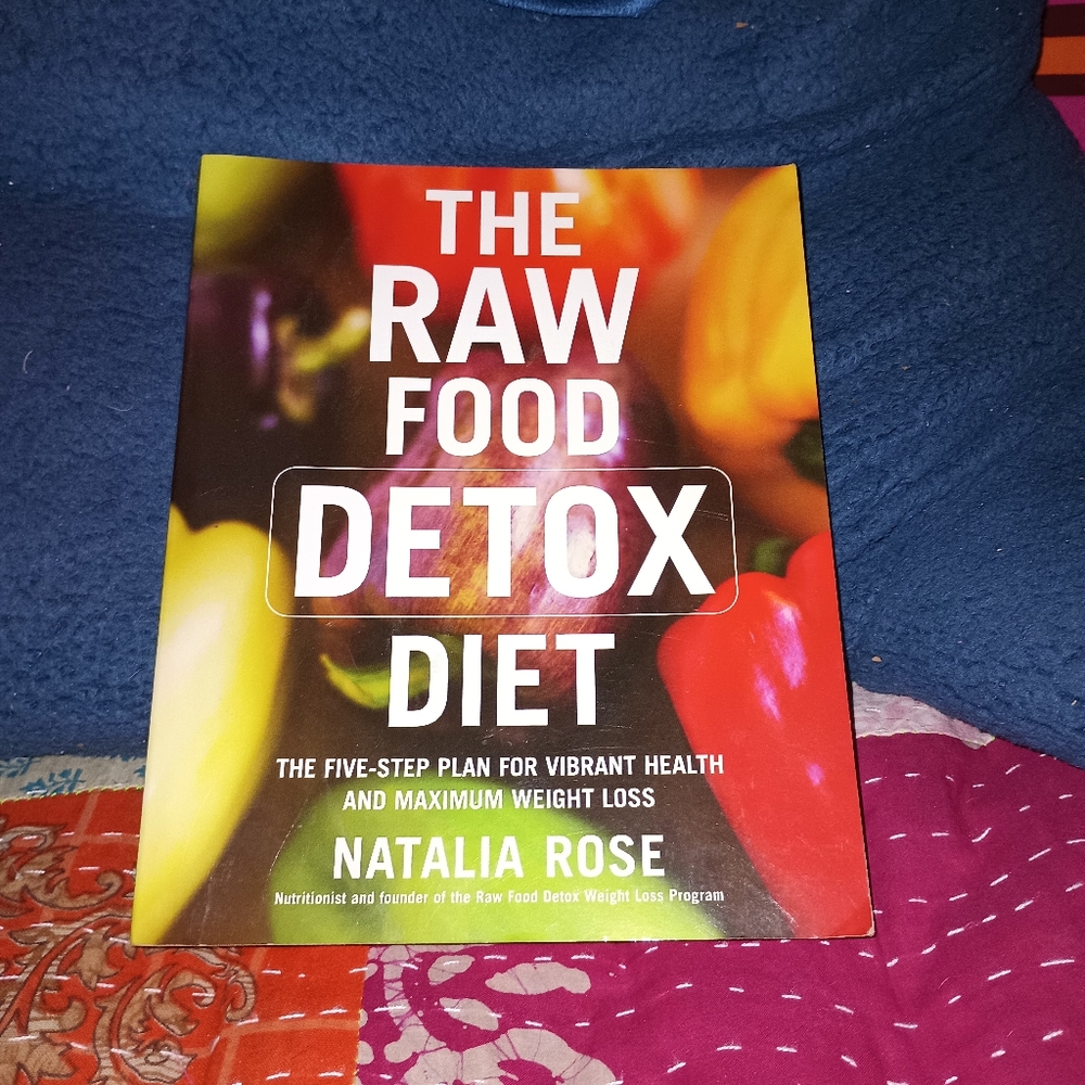 The Raw Food Detox Diet Book - New!